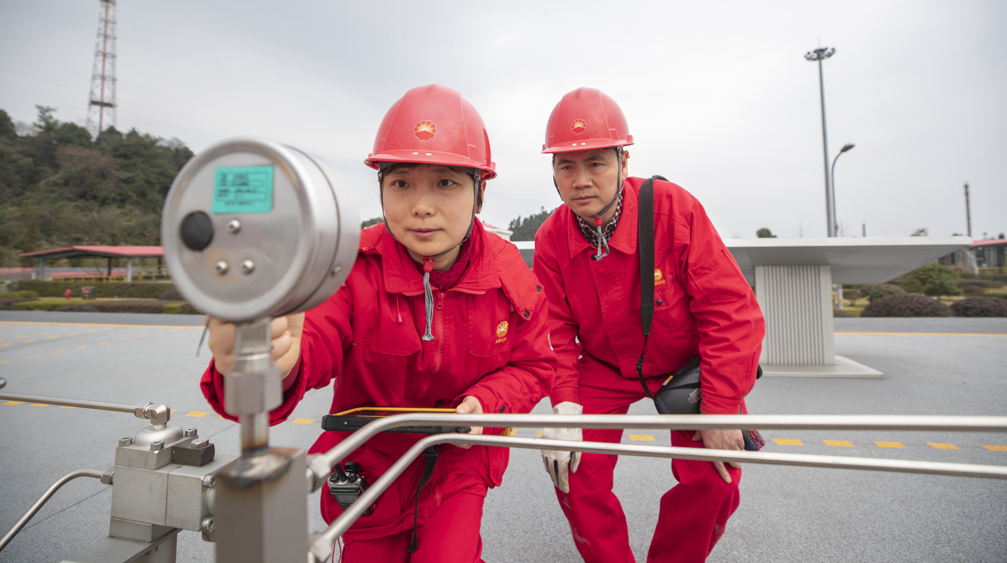 從&ldquo;錯崗&rdquo;到同崗，這對夫妻的&ldquo;團圓年&rdquo;在崗位上度過