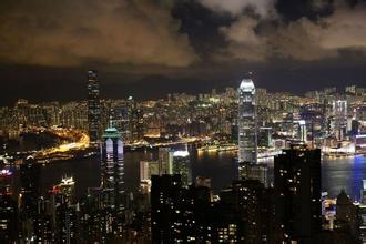 中央對香港行政長官是有標準的，是一貫的