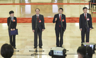 邱賽珍、張蜀新、潘克剛、李新民代表接受采訪