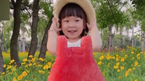 把夏天穿身上！寶媽給3歲女兒拍創意果蔬照