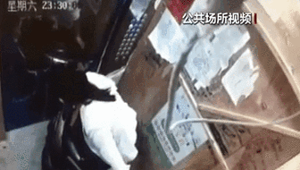 電梯內突發自燃 電動車進樓怎么禁？ 發現電瓶車有起火苗頭應立刻撤離