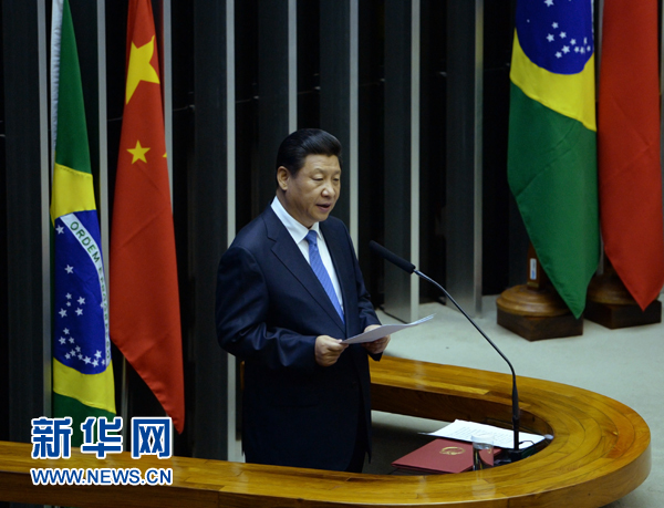 7月16日，國家主席習近平在巴西國會發表《弘揚傳統友好共譜合作新篇》的演講。 新華社記者 劉建生 攝 