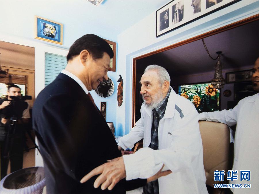 當地時間7月22日，國家主席習近平在哈瓦那親切探望古巴革命領袖菲德爾·卡斯特羅。 新華社發