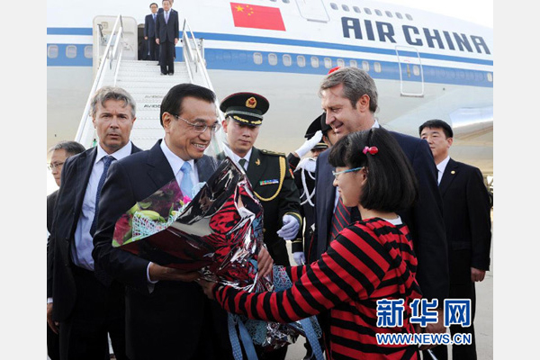 10月14日，國務院總理李克強乘專機抵達羅馬，開始對意大利進行正式訪問。新華社記者 饒愛民 攝