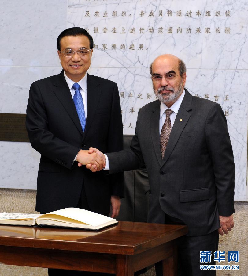10月15日，中國國務院總理李克強在羅馬會見聯合國糧農組織總干事格拉齊亞諾。 新華社記者 饒愛民 攝
