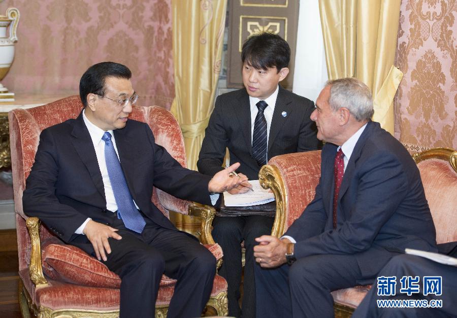 10月15日，中國國務院總理李克強在羅馬會見意大利參議長格拉索。 新華社記者謝環馳攝 