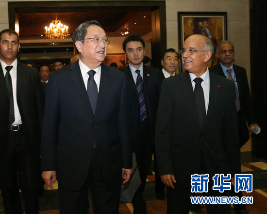 11月3日，全國政協主席俞正聲在拉巴特與摩洛哥參議長比亞迪拉進行會談。 新華社記者 劉衛兵 攝