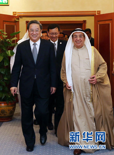11月6日，正在巴林進行正式友好訪問的全國政協主席俞正聲在麥納麥會見巴林副首相穆罕默德。 新華社記者劉衛兵攝