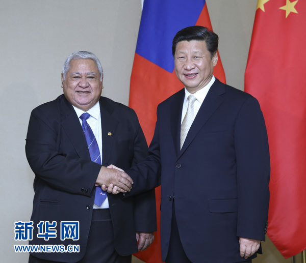 11月22日，中國國家主席習近平在斐濟楠迪會見薩摩亞總理圖伊拉埃帕。 新華社記者姚大偉攝