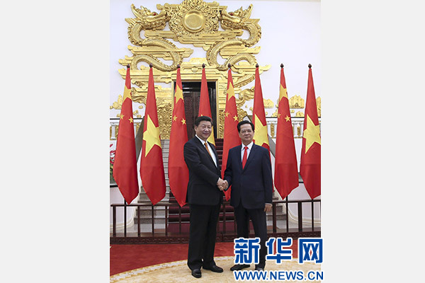 11月5日，中共中央總書記、國家主席習近平在河內同越南總理阮晉勇舉行會談。 新華社記者 蘭紅光 攝
