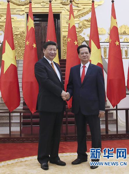 11月5日，中共中央總書記、國家主席習近平在河內會見越南總理阮晉勇。新華社記者 蘭紅光 攝 