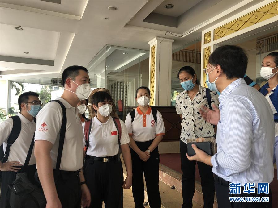 （國際疫情·圖文互動）（6）“工作忙碌又細致，經驗豐富又專業”——一名柬埔寨青年眼中的中國援柬抗疫醫療專家組