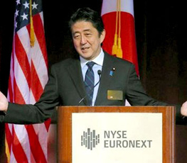 安倍“右轉”何時休？