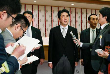 安倍機關算盡又能撈到幾根稻草？